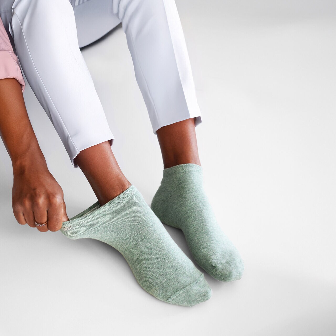 https://www.minfot.dk/pub_docs/files/Minfot-Bomullsstrumpor-Sneaker-Sensitive-Pastell-5-pack-kampanj-2.jpg