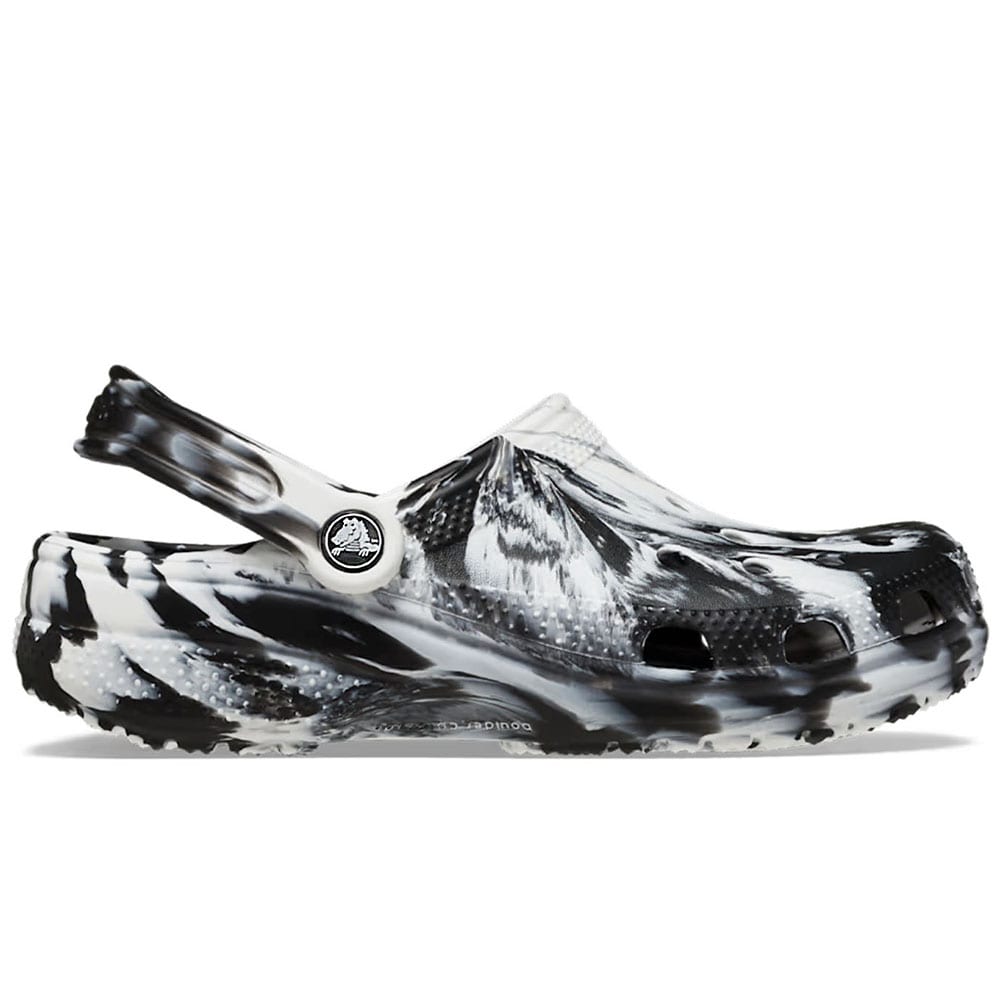 Crocs-classic-clog-marbled-black-white-hälrem-lätta.jpg