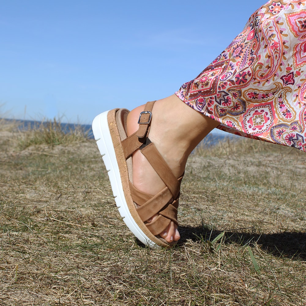 Minfot-Remsandaler-Sami-Nubuck-Tan-urtagbar-innersula.jpg