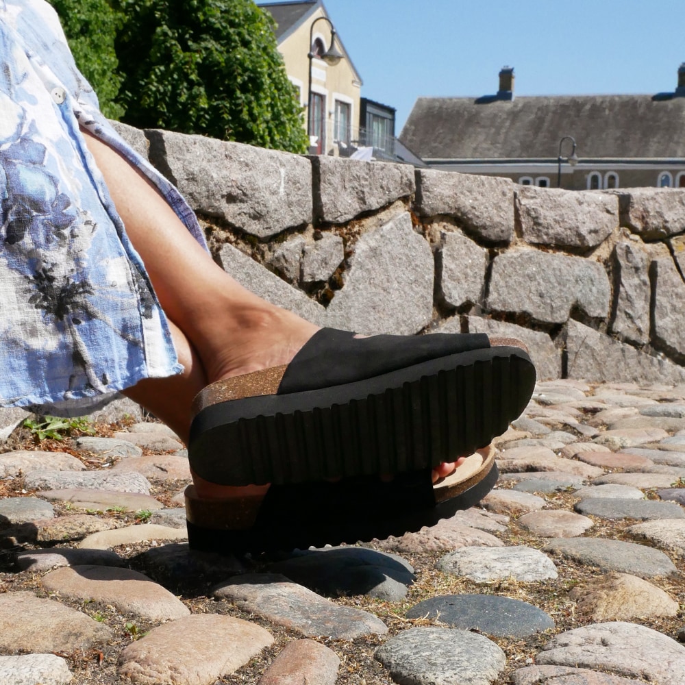 Minfot-Sandaler-Mjuk-Bio-Nero-Mocka-mjuk-stoppad-korkbädd.jpg