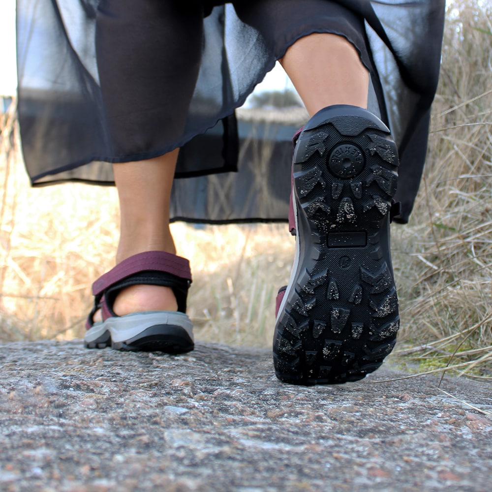 Minfot-Sandaler-Sandhamn-Dam-Nubuck-Bordeaux-justerbara-kardborreremmar.jpg