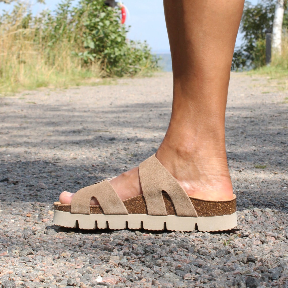 Minfot-sandal-Upstep-Lill-Mockaklädd-Taupe-korksandaler-vadderad.jpg