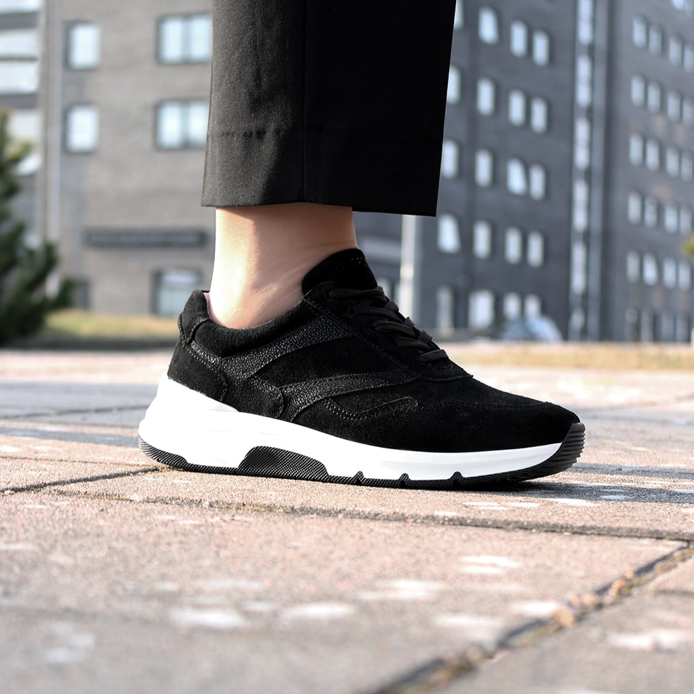 Minfot-sneaker-Softrole-pop-svart-hålfotsstöd.jpg