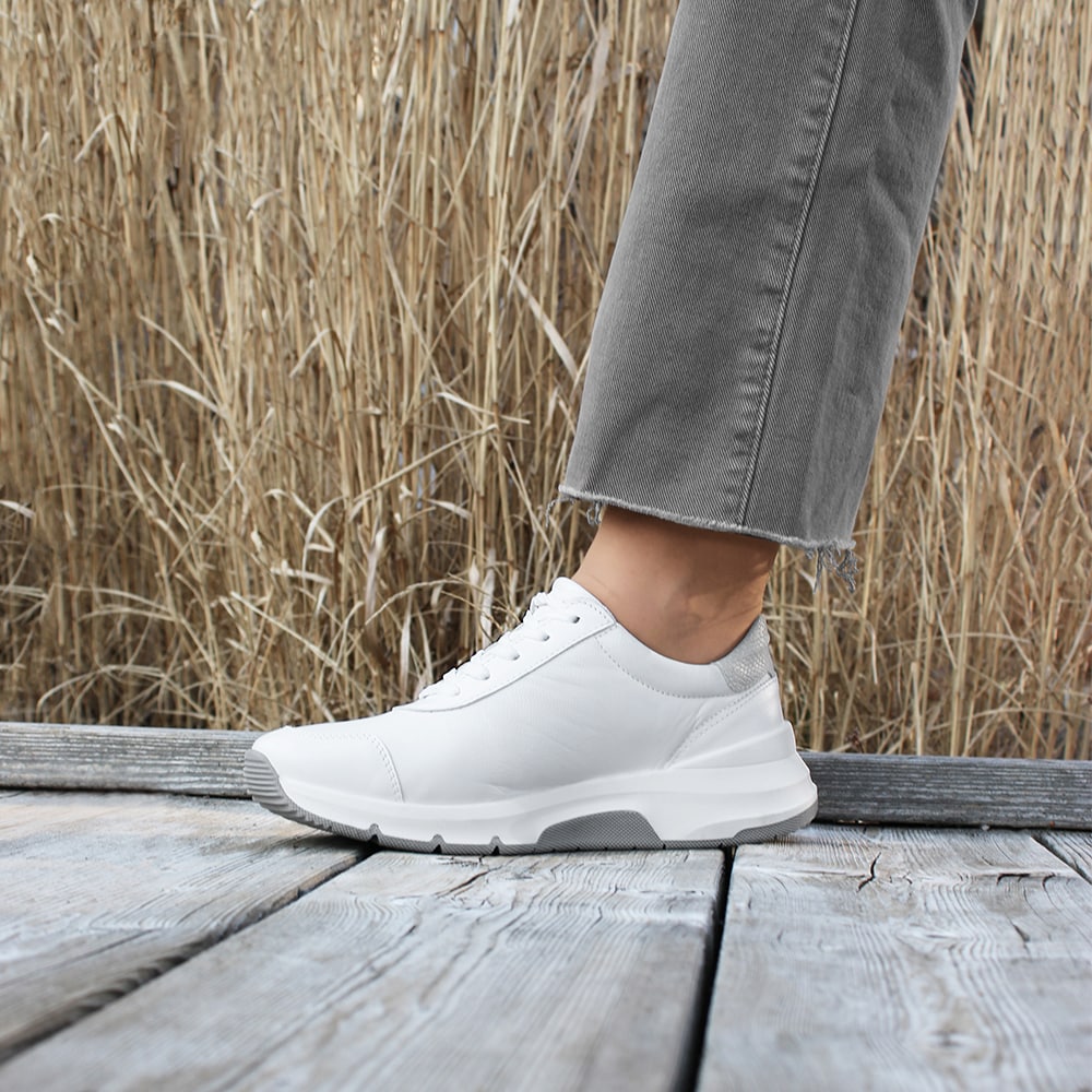 Minfot-sneaker-softrole-lux-stretch-vit-dragkedja-ergonomiska-hålfotsstöd.jpg