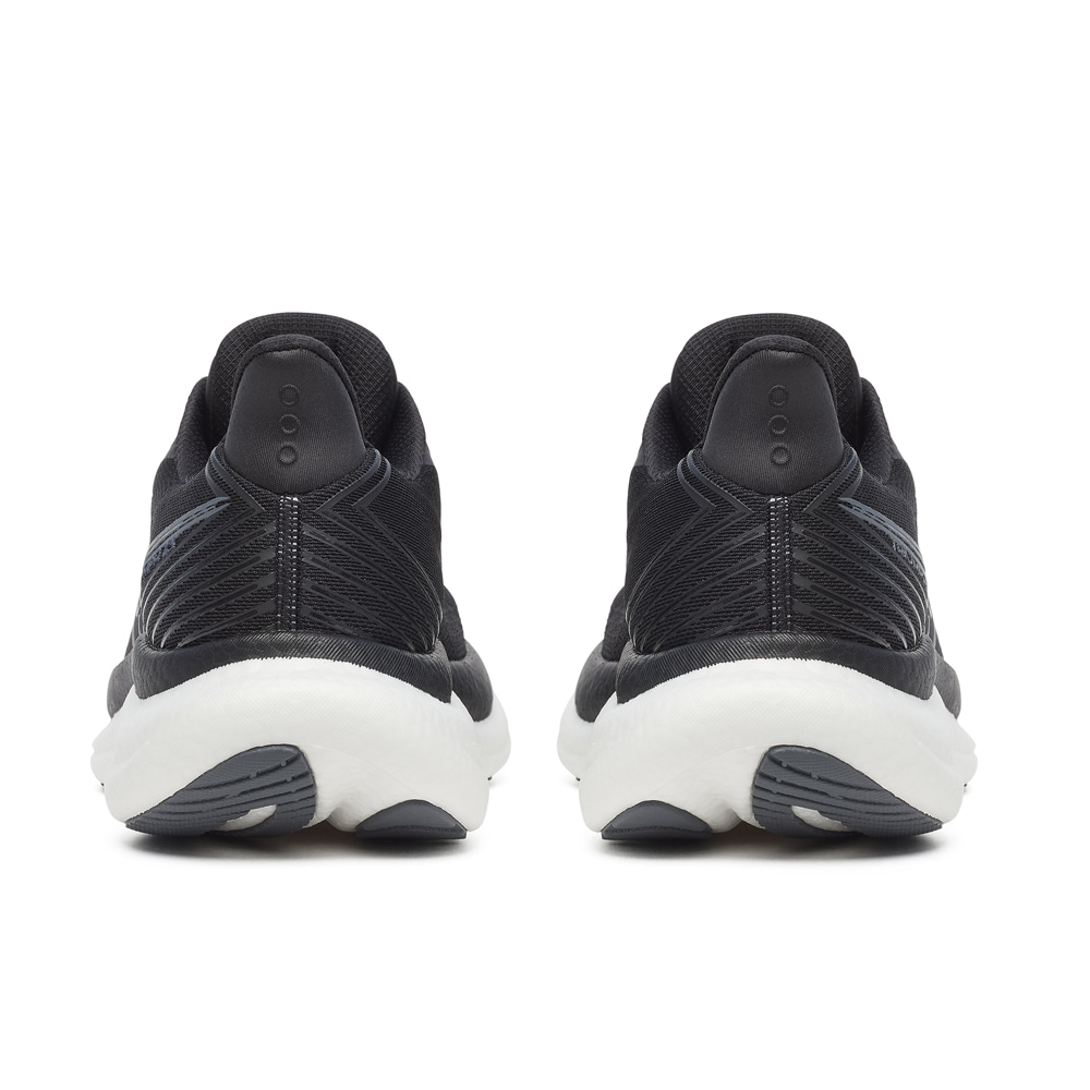 Saucony-triumph-23-löparskor-bred-förfot.jpg