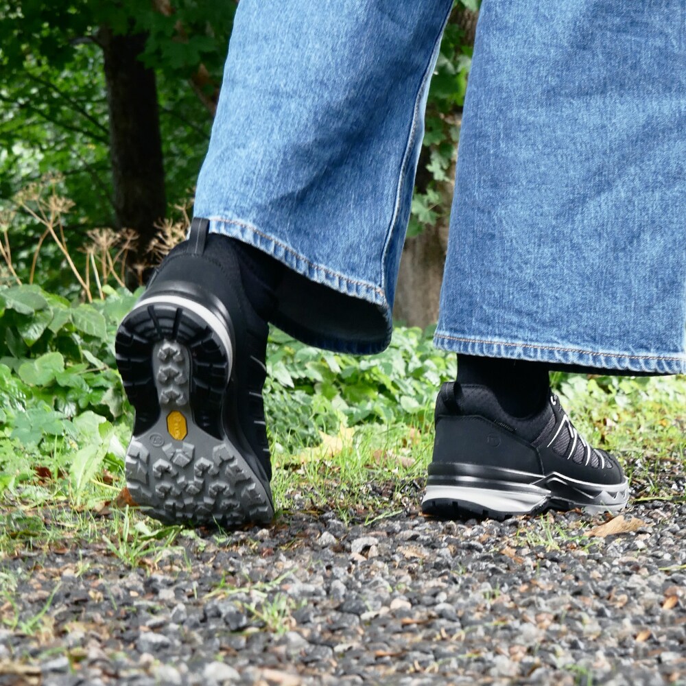 Vibram-yttersula-slitålig-greppvänlig-vattentäta-skor-stride-svart-low.jpg