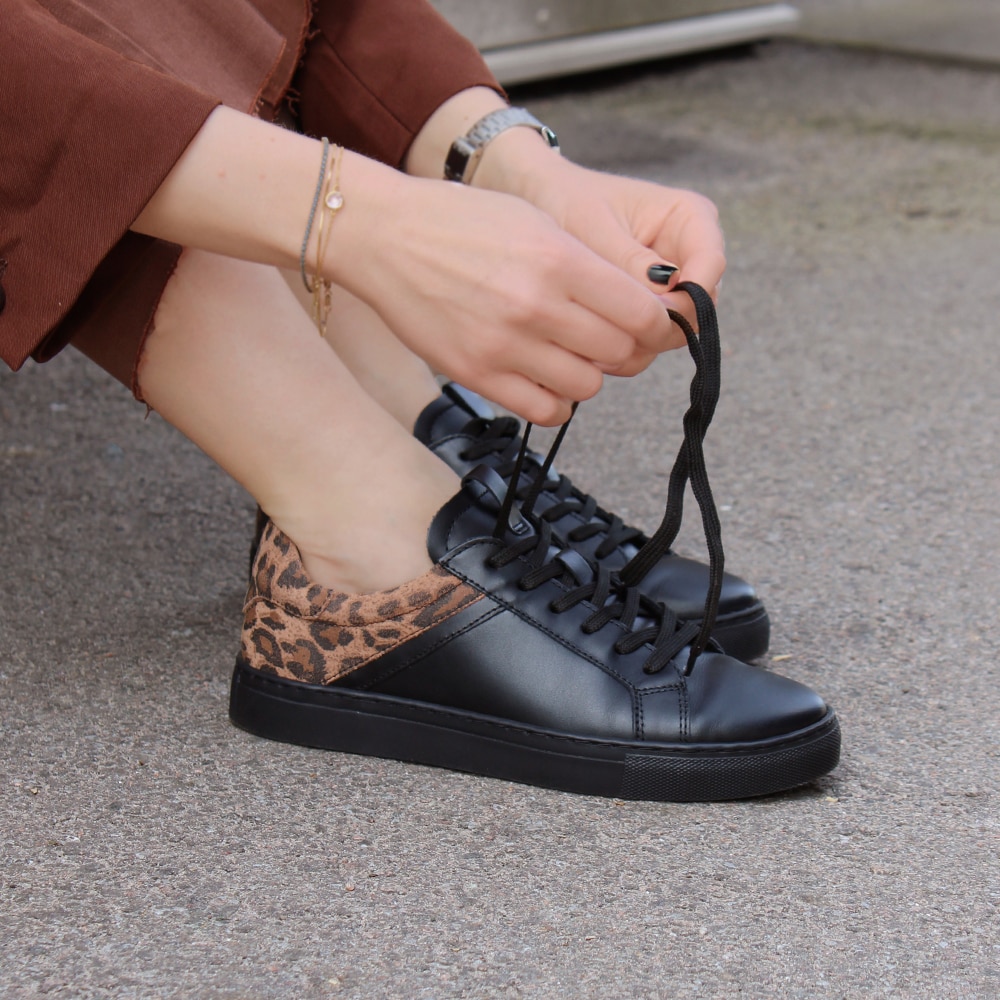damsneakers-leopard-minfot-comfort-svarta.jpg
