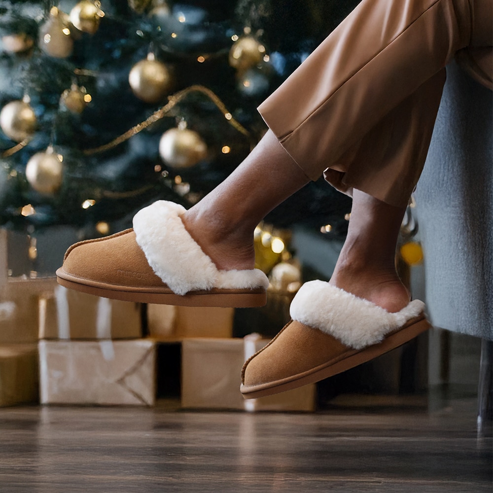 fårskinnstofflor-slip-ons-duved-chestnut-vitt-foder.jpg