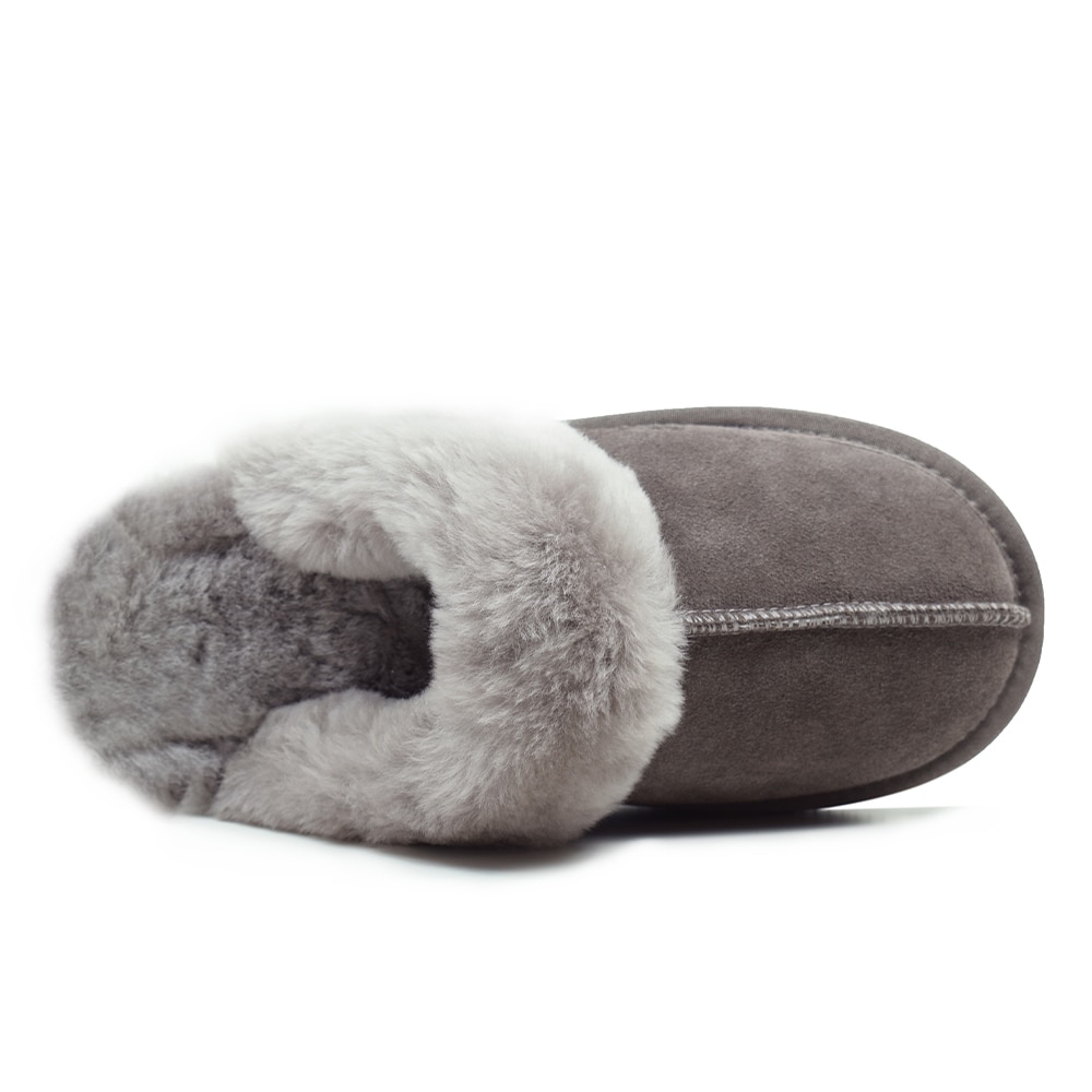 fluffiga-varma-fårskinnstofflor-duved-stone-minfot.jpg