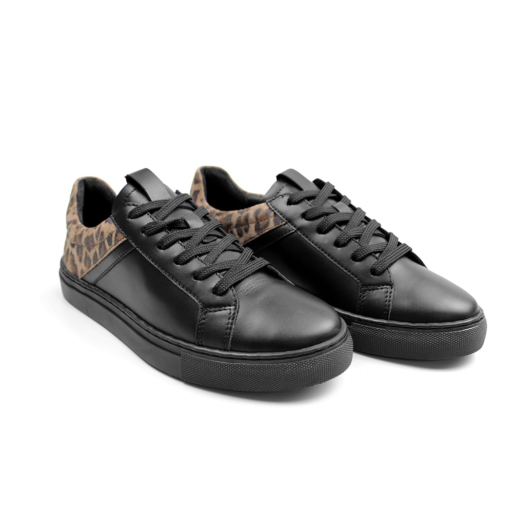 fotriktiga-sneakers-minfot-leopard-svart.jpg