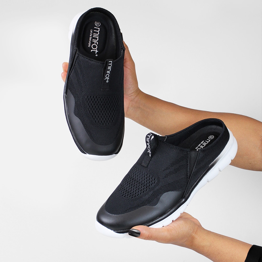 lätta-svarta-innetofflor-slip-ons-minfot.jpg