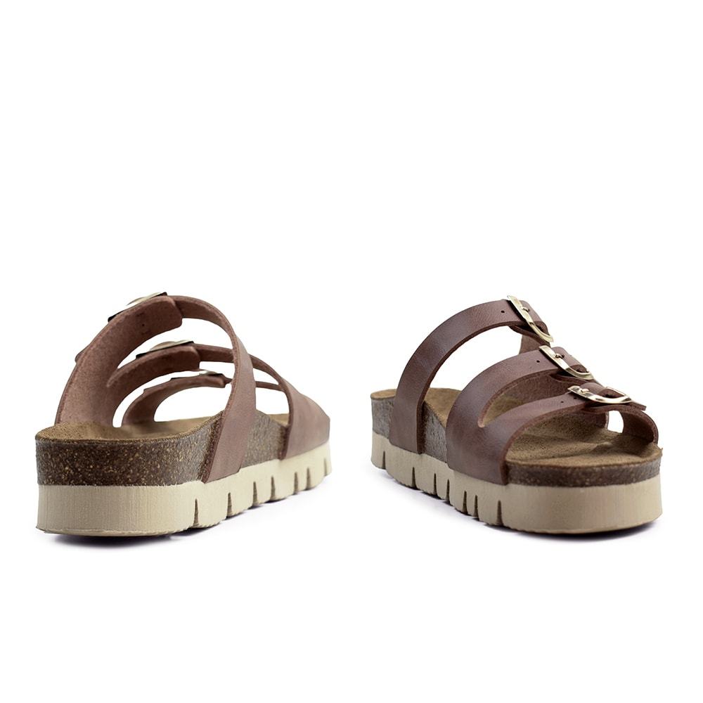 mjuka-sandaler-fotbädd-bio-bruna.jpg