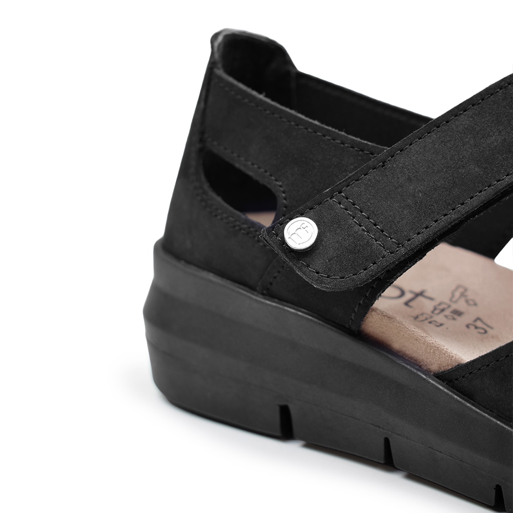 sandaler-med-remmar-Minfot-Mia-Nubuck-Svart.jpg