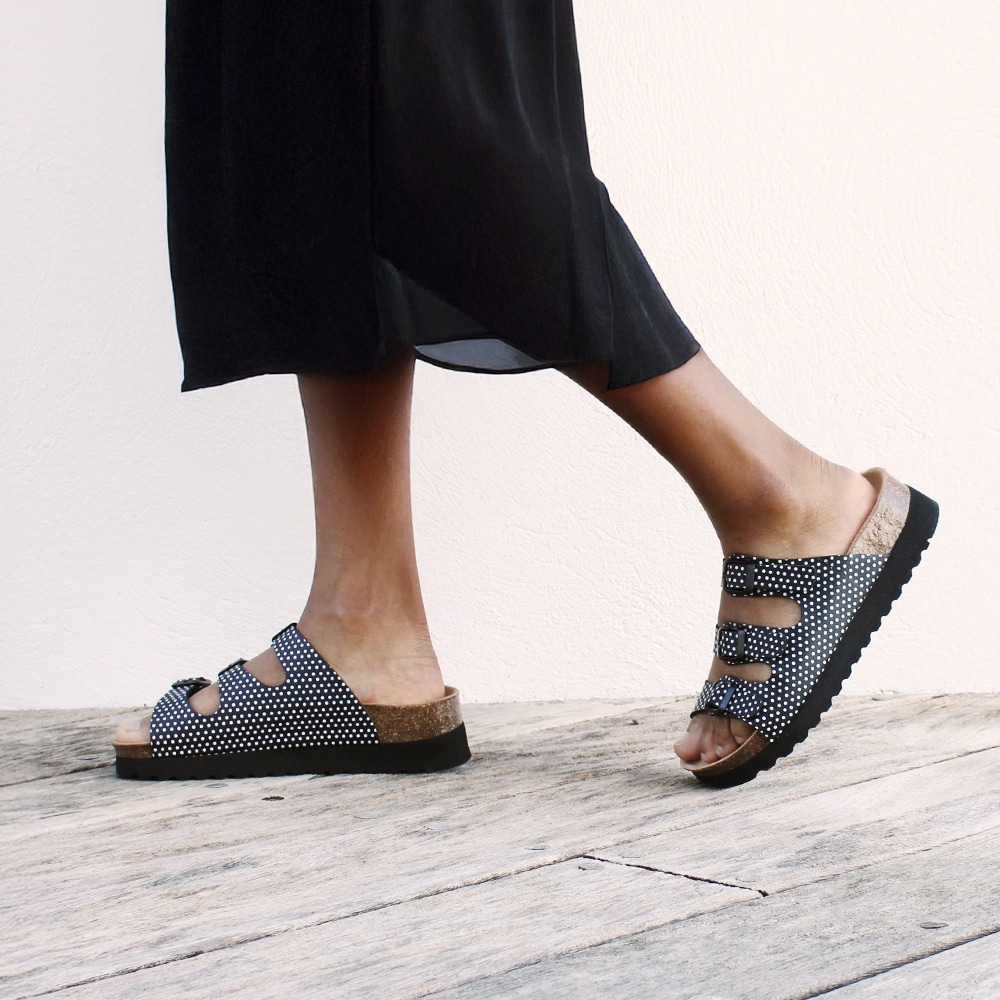 sandaler-med-remmar-minfot-dots-Svart.jpg