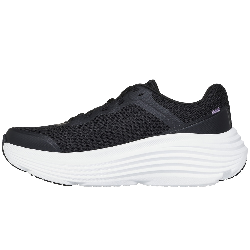 skechers-promenadskor-max-cushioning-svart-vit-endevour.jpg