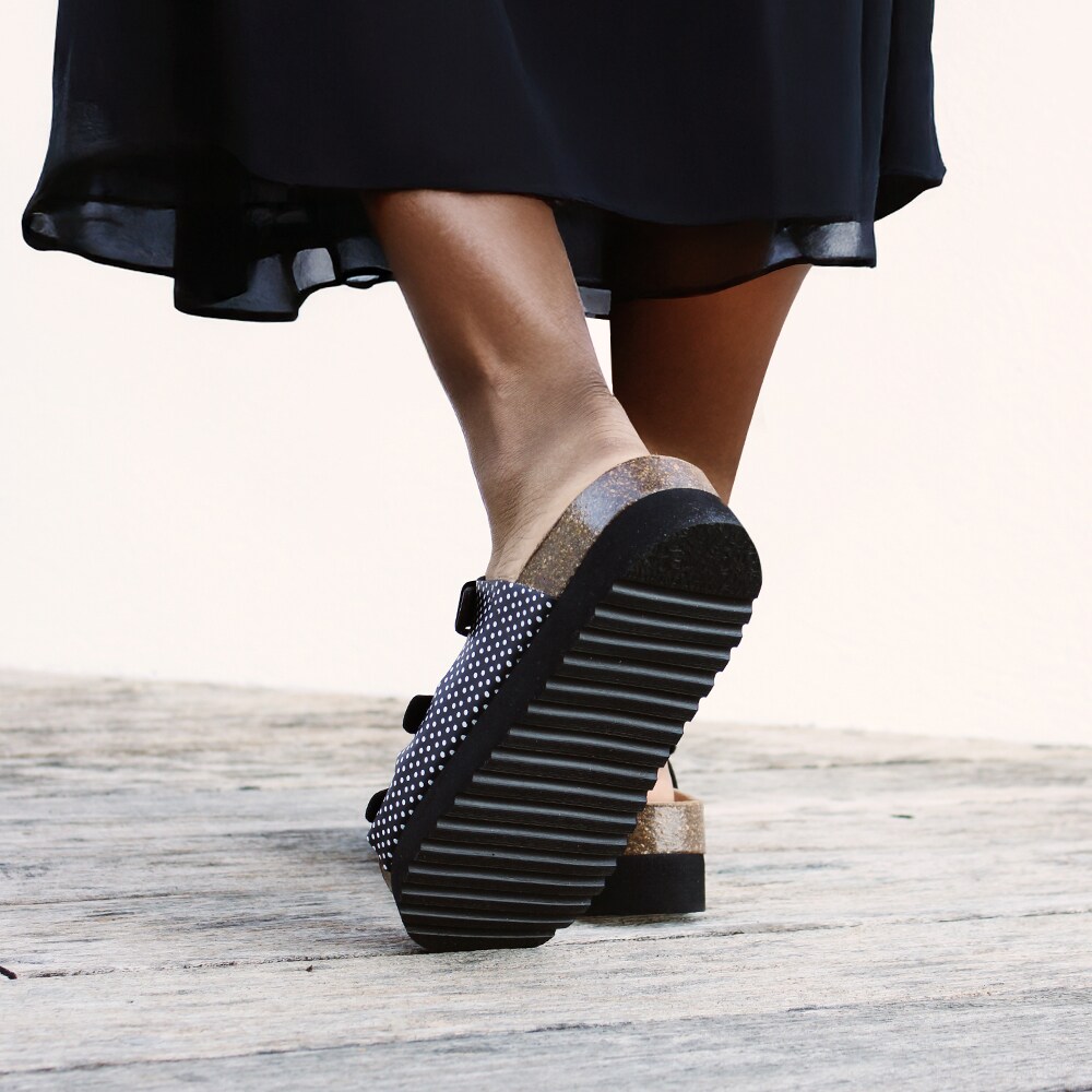 somriga-sandaler-minfot-dots-Svart.jpg