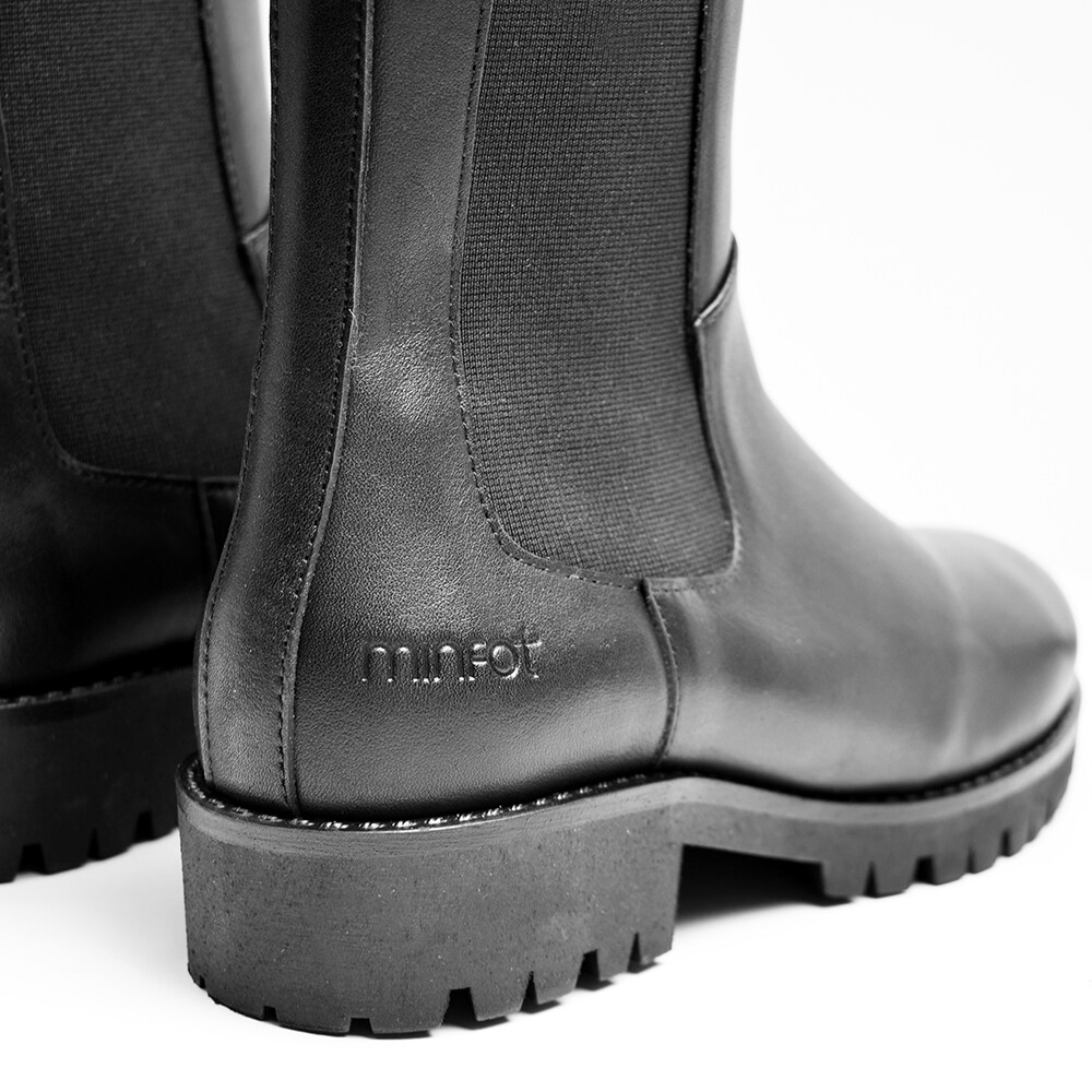 svarta-chelsea-boots-dam-city.jpg