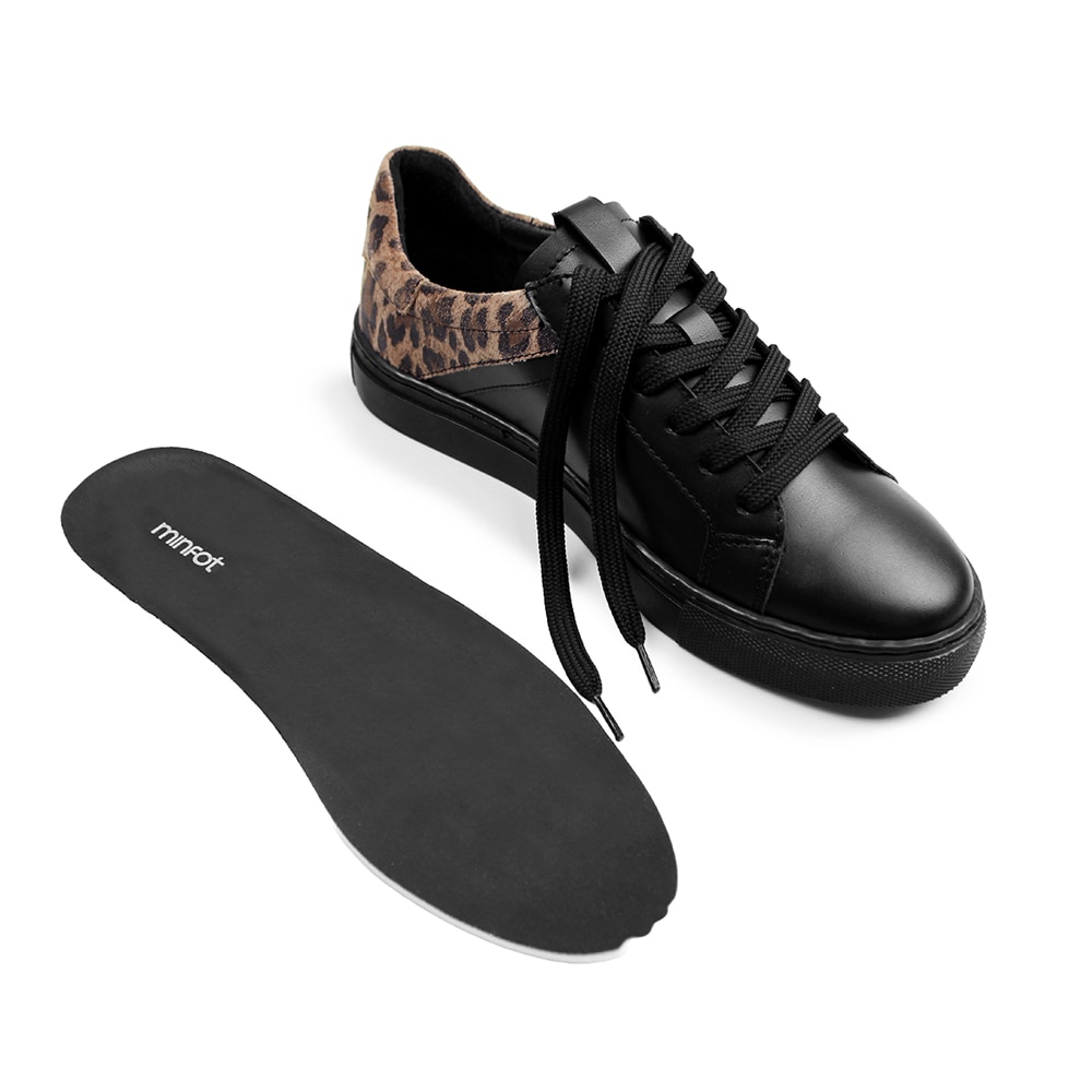 svarta-sneakers-med-uttagbar-fotbädd-comfort-minfot-leopard.jpg