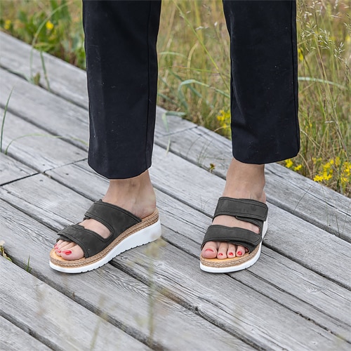 ten-points-malin-sandaler-nubuck-black.jpg